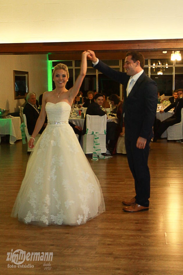 Bride and Groom started the dancing