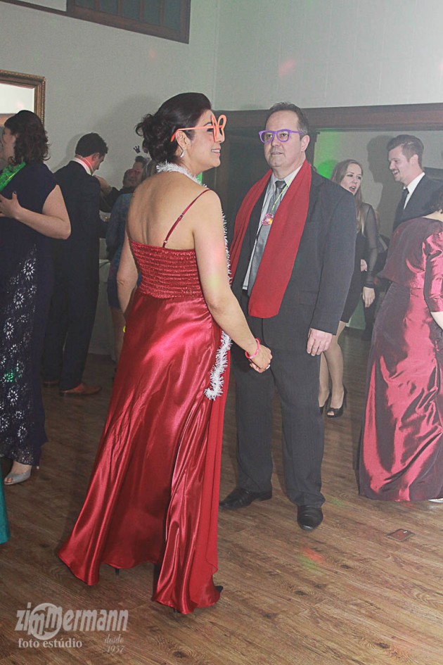 Bride's mother dancing with her partner